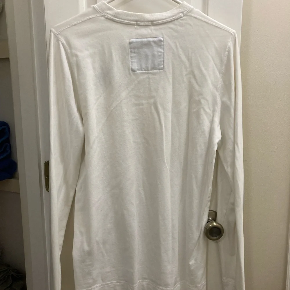 Abercrombie & Fitch Muscle White Long Sleeve Shirt - Picture 4 of 6
